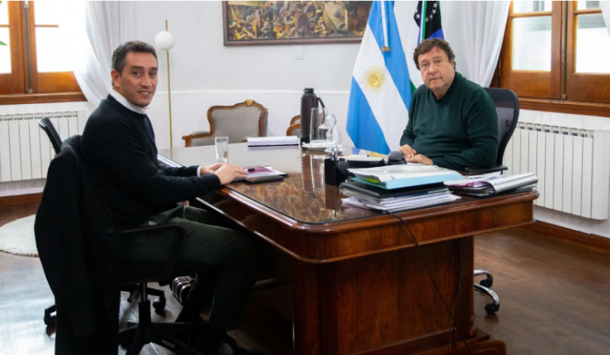 Castro y Weretilneck se reunieron y acordaron finalizar la obra de la Terminal de Ómnibus