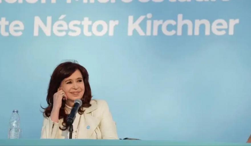 Cristina Kirchner inauguró El Salón de las Mujeres del Bicentenario en el Instituto Patria.