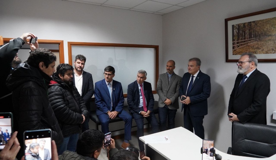 Pesatti junto a los presidentes de los diversos bloques legislativos recibieron a representantes de Sitrajur