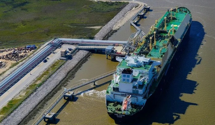 Por ahorrarse $40 millones de dólares en obra publica, el Gobierno gastará $500 millones de dólares en importación de gas