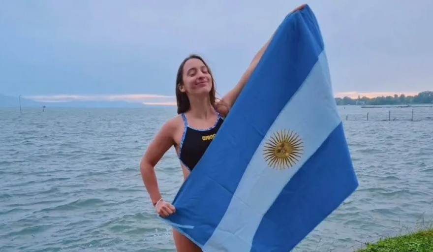 Hazaña Rionegrina: Ailén Lascano Micaz nadó 64km en 23hs sin parar