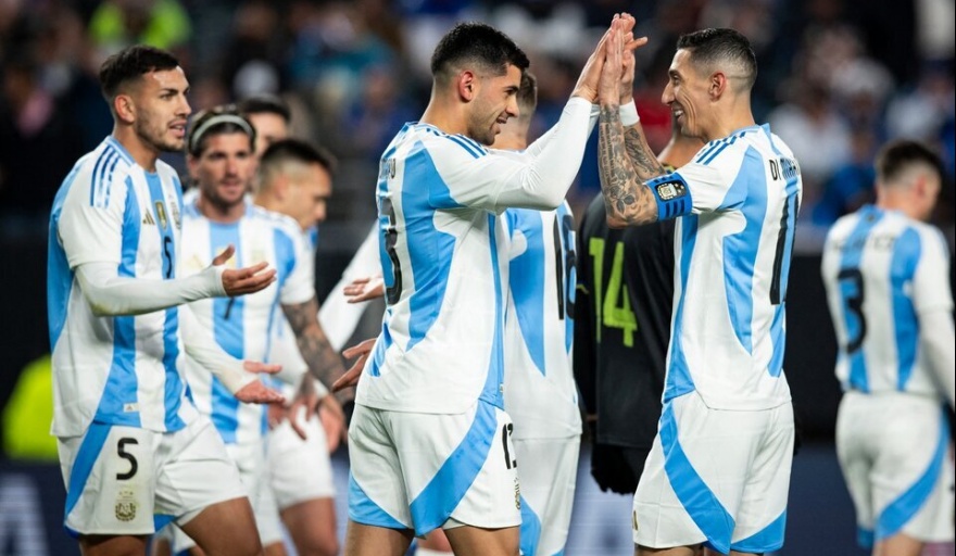 Con Di María en el banco, Argentina tiene todo listo para enfrentar a Chile