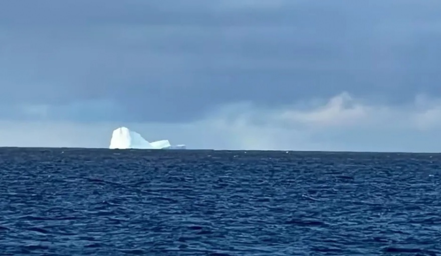 Un iceberg que posiblemente provenga de la Antartida apareció cerca de la costa en Ushuaia