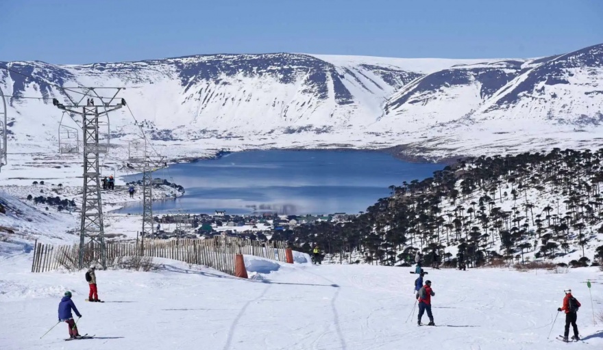 El Ministerio de Turismo gestionará las conceciones de los parques de nieve de la Provincia