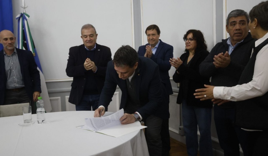 Río Negro inyecta recursos para la terminación de obras públicas en Viedma