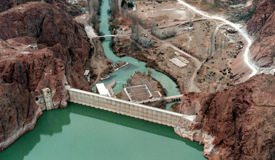 Torres apoyó a Río Negro como posible destino de la planta de GNL