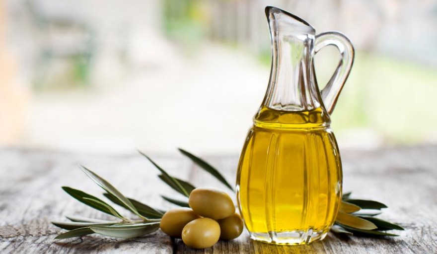 La ANMAT prohibió la comercialización de dos aceites de oliva
