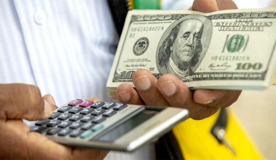 Ya es oficial: baja un 10% el Impuesto País y se esperan impactos en los precios y el dólar