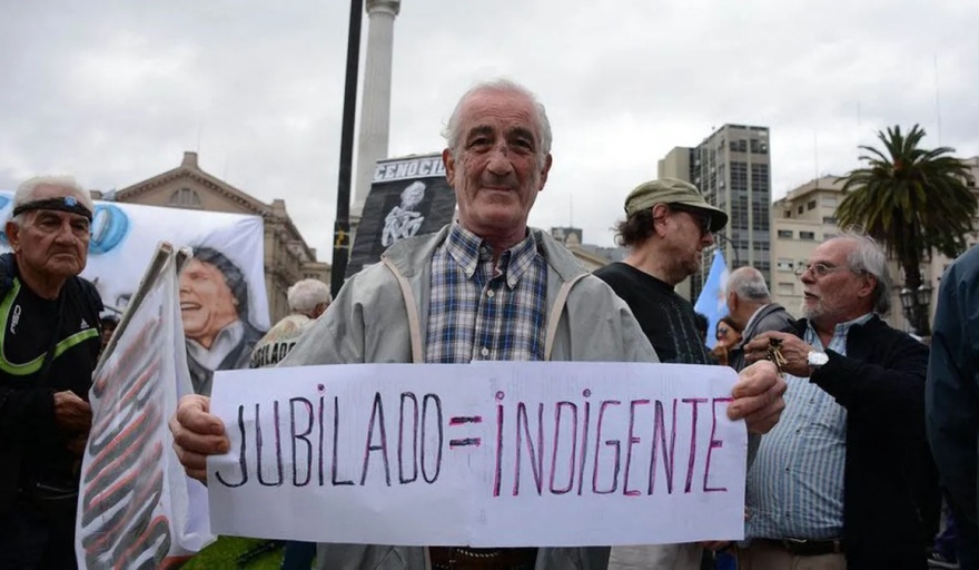 Pese a las contradicciones del Gobierno, hay más de 5 millones de jubilados y pensionados que están bajo la línea de pobreza