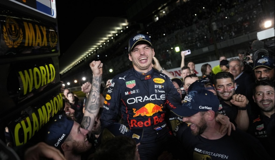 Max Verstappen obtiene su cuarto campeonato mundial en F1