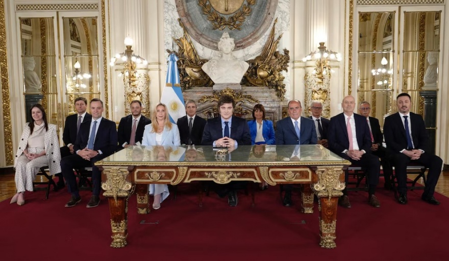 En Cadena Nacional, Javier Milei anunció que bajará los impuestos en un 90% y una reforma previsional