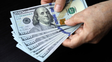 Argentina y Venezuela tienen los salarios mínimos más bajos de la región: alerta por el deterioro del ingreso en dos países clave de América Latina