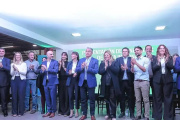 Figueroa presentó su lista con figuras leales y outsiders para imponer “La Neuquinidad” en octubre