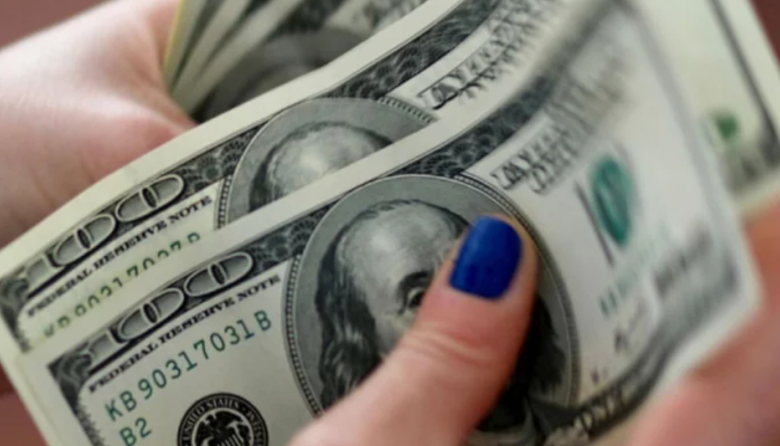 El dólar blue y un nuevo cierre récord: $598