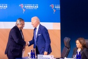 Alberto Fernández viajó a los Estados Unidos y se reunirá con Joe Biden