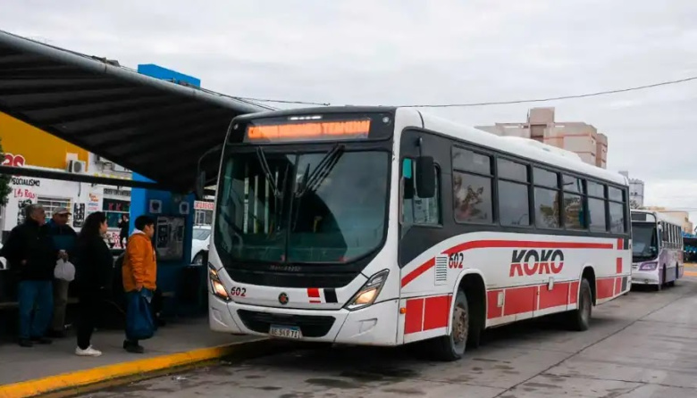 Transporte interurbano y urbano afectado: suspenden servicio expreso entre Neuquén y Regina y reducen frecuencias en Roca
