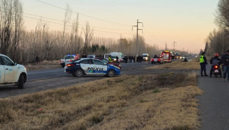 Tragedia en Ruta 7: al menos tres muertos y varios heridos, entre ellos un bebé, tras un violento triple choque en El Chañar