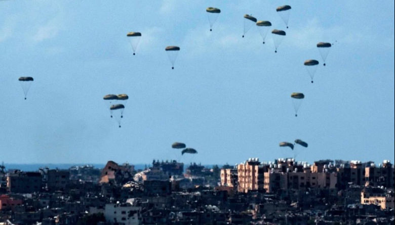 Cinco países lanzan ayuda aérea a Gaza en medio de una grave hambruna
