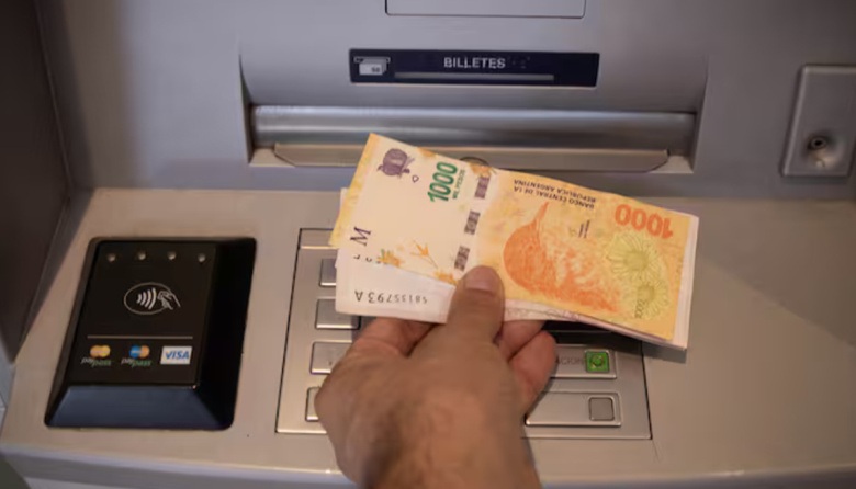 Río Negro: comienza el jueves el pago de haberes a estatales y se confirmó la fecha de la nueva paritaria