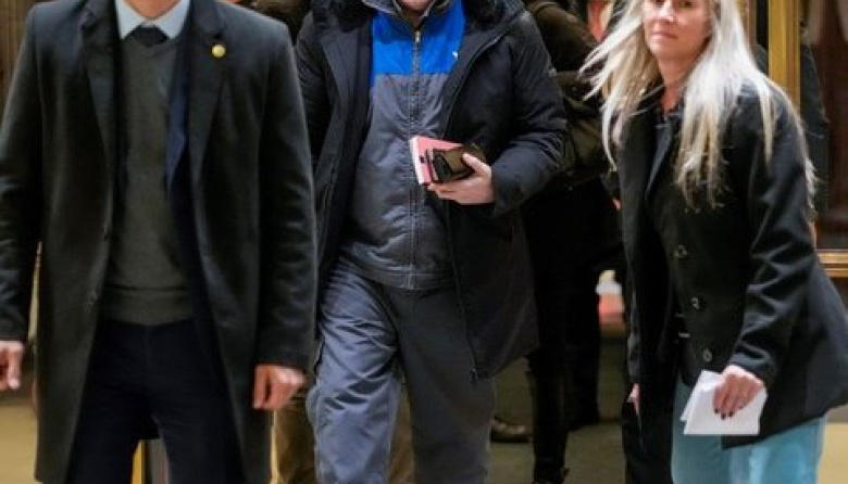 Milei llegó a Oslo para la entrega del Nobel de la Paz a Corina Machado y sorprendió con un mameluco de YPF