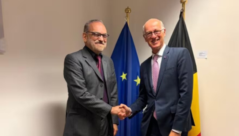 Milei envió a Fernando Iglesias a Bruselas tras el aval de la Unión Europea