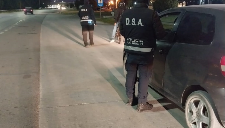 La videovigilancia permitió interceptar dos motos y recuperar un vehículo robado en Cipolletti