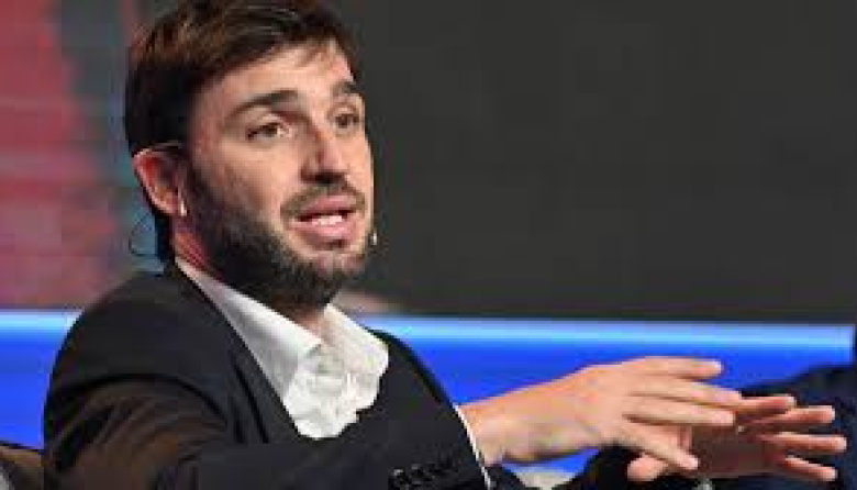 Ignacio Torres anunció cambios en el gabinete en medio de tensiones y se apoya en un fallo judicial millonario