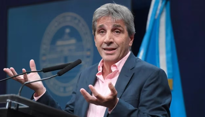 Caputo defendió los créditos del Banco Nación a funcionarios: “No hay nada ilegal ni inmoral”