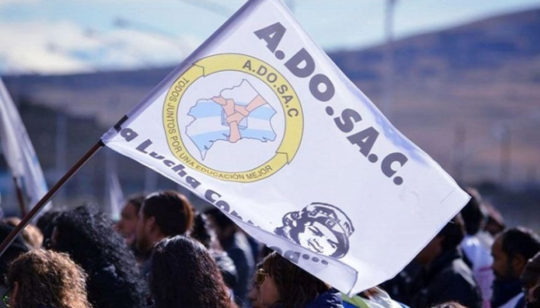 Santa Cruz: ADOSAC convoca a huelga por paritarias y tensión con el Gobierno