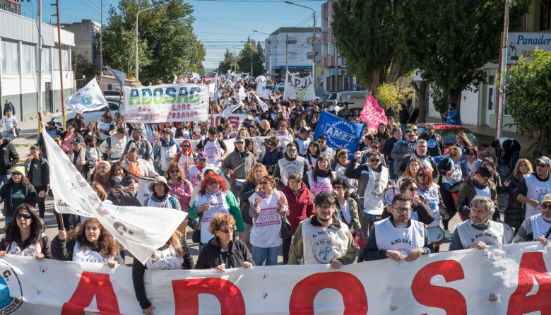 Paro docente en Santa Cruz: ADOSAC convoca un paro y movilización a 72 horas