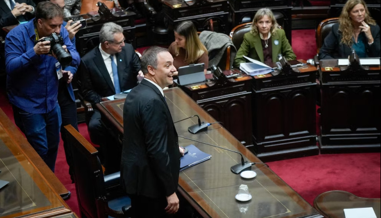 Adorni respondió en el Congreso por su patrimonio, los viajes y el caso Grandio