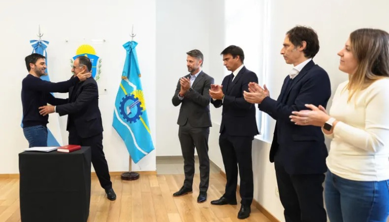 Chubut: Ignacio Torres reordenó su gabinete y cerró la paritaria estatal