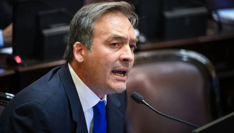 Martín Soria y senadores apuntan a la ANMaC tras las amenazas en escuelas