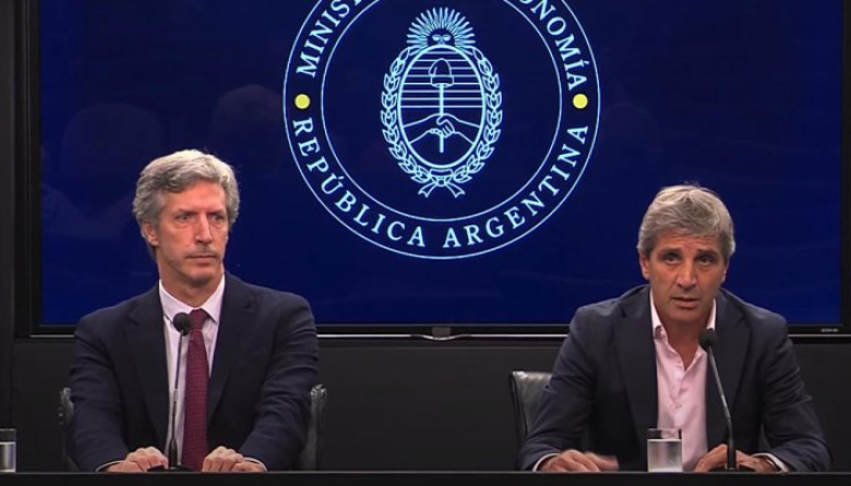 FMI, dólar y pobreza: el costo social que Caputo busca evitar