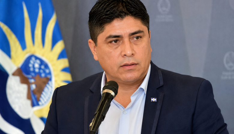 Vidal frena fondos para municipios y veta regalías mineras
