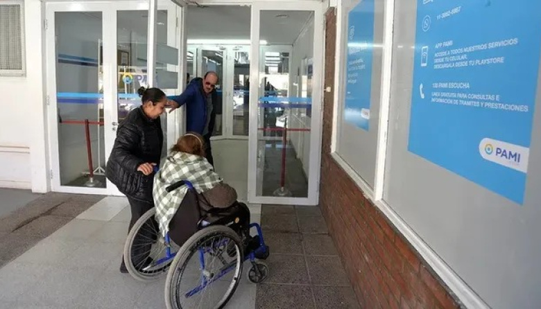 PAMI al borde del colapso en la Patagonia: clínicas suspenden guardias para jubilados