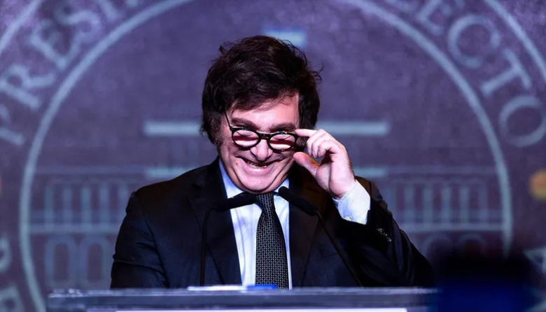 Milei denunció el monopolio de Clarín, pero terminó habilitando la megafusión de Telecom y Movistar