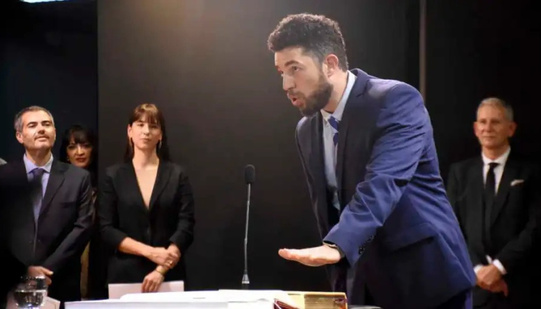 El secretario de Prensa de Figueroa tuvo a su hijo más de un año sin ver a su madre