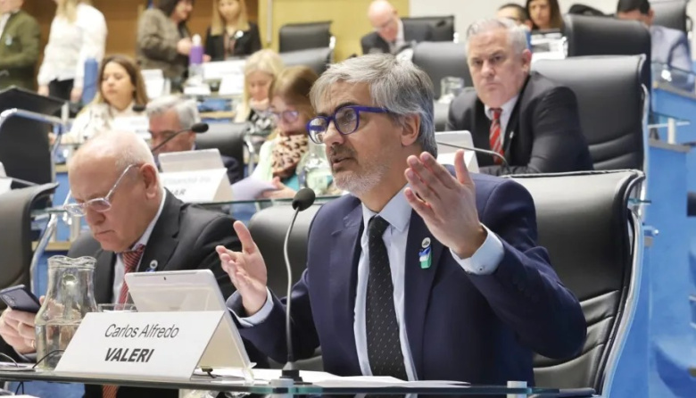La Legislatura aprobó el traspaso de las rutas 22 y 151 y autorizó un crédito de hasta US$60 millones