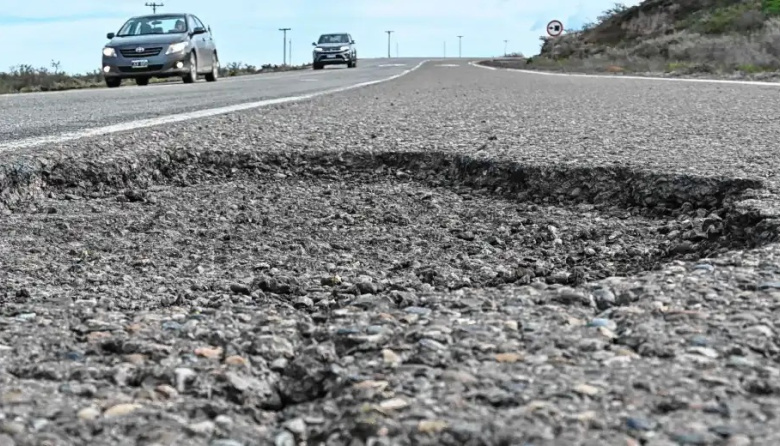 Río Negro destinará $7.000 millones del petróleo a reparar las rutas 22 y 151