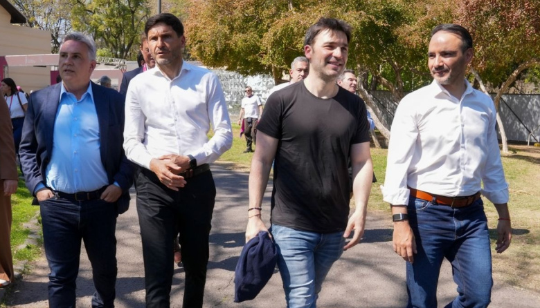 Torres se mostró con Pullaro, Llaryora y Valdés y refuerza su lugar en el armado federal hacia 2027