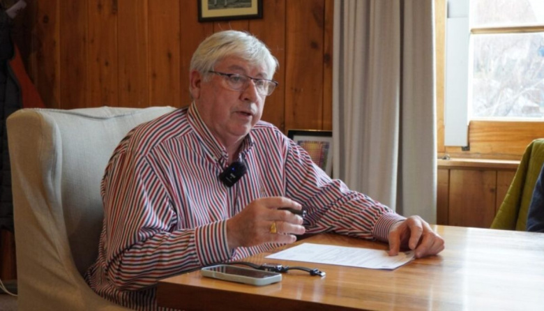 Cortés redobló la pelea con el Concejo de Bariloche: quiere pasar de 11 a 7 bancas