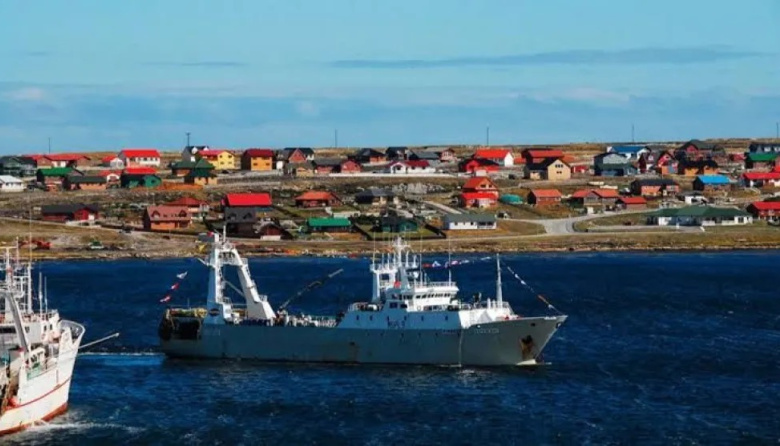 Malvinas: Reino Unido amenaza con bloquear a Argentina y refuerza su alianza con Chile