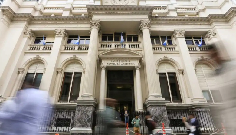 Escándalo por el oro: piden allanar el Banco Central e investigar posibles comisiones millonarias