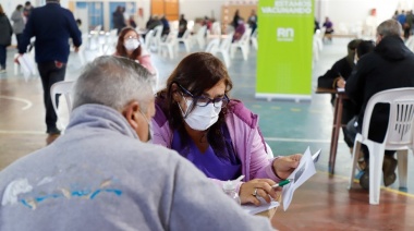 En Bariloche la vacunación combinada es con turno