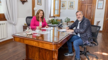 Rodolfo Aguiar y Arabela Carreras sellaron el acuerdo del Pase a Planta de 3100 trabajadores