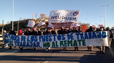 Restablecieron la luz en Cerámica Neuquén, pero los trabajadores se organizan contra el remate de la fábrica