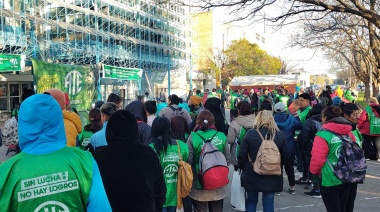 ATE acampa en Viedma y protesta en el puente Cipoletti-Neuquén, en reclamo por mejoras presupuestarias en centros de salud