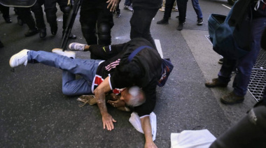 Marcha de jubilados: otra vez represión, balas de goma y siete detenidos frente al Congreso
