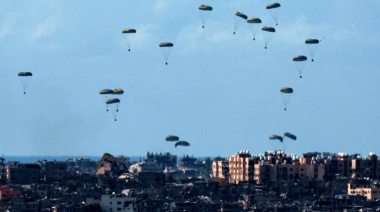 Cinco países lanzan ayuda aérea a Gaza en medio de una grave hambruna